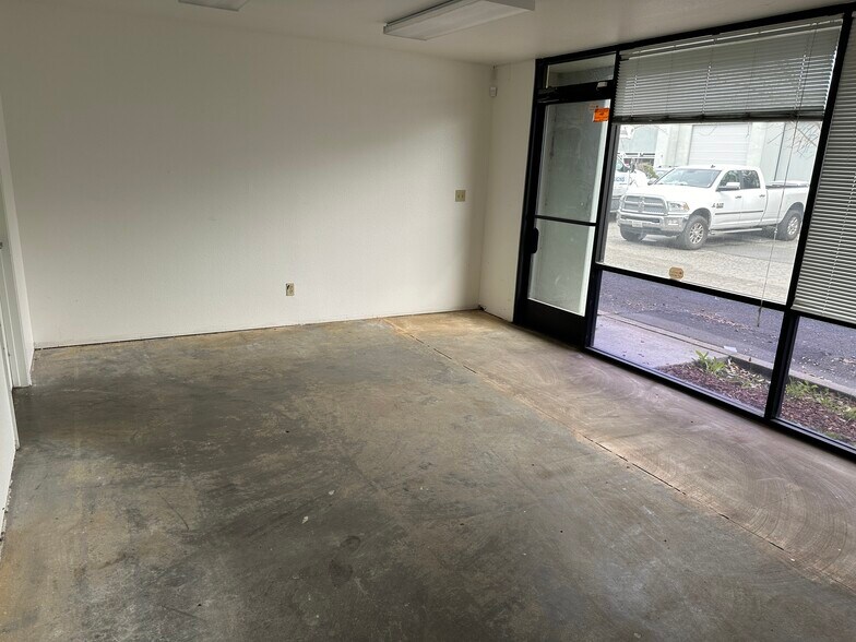 More Photos Of 1070 Horizon Dr, Fairfield Light Distribution For Sale