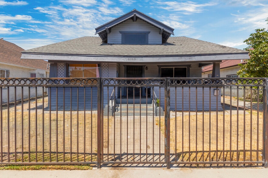 Primary Photo Of 1253 E 46th St, Los Angeles Apartments For Sale