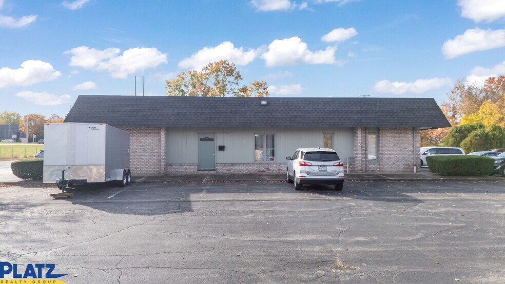 More Photos Of 5208 Mahoning Ave, Austintown Office For Lease