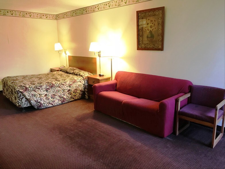 More Photos Of 1030 Arsenal St, Watertown Hotel For Sale