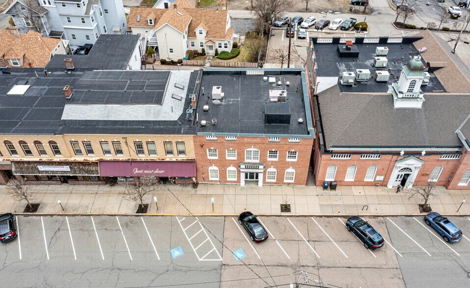 More Photos Of 319 Auburn St, Newton Medical For Lease