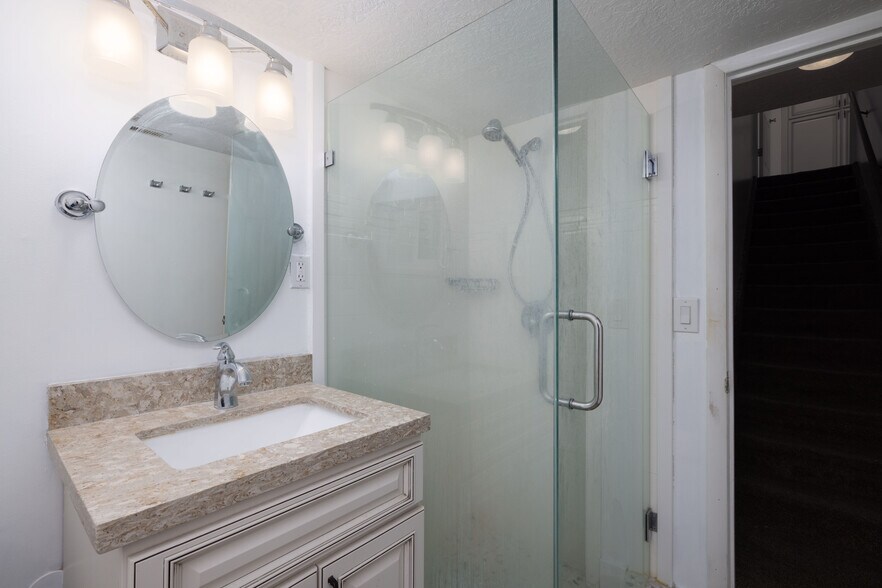 More Photos Of 270 E 5100 S, Washington Terrace Multifamily For Sale