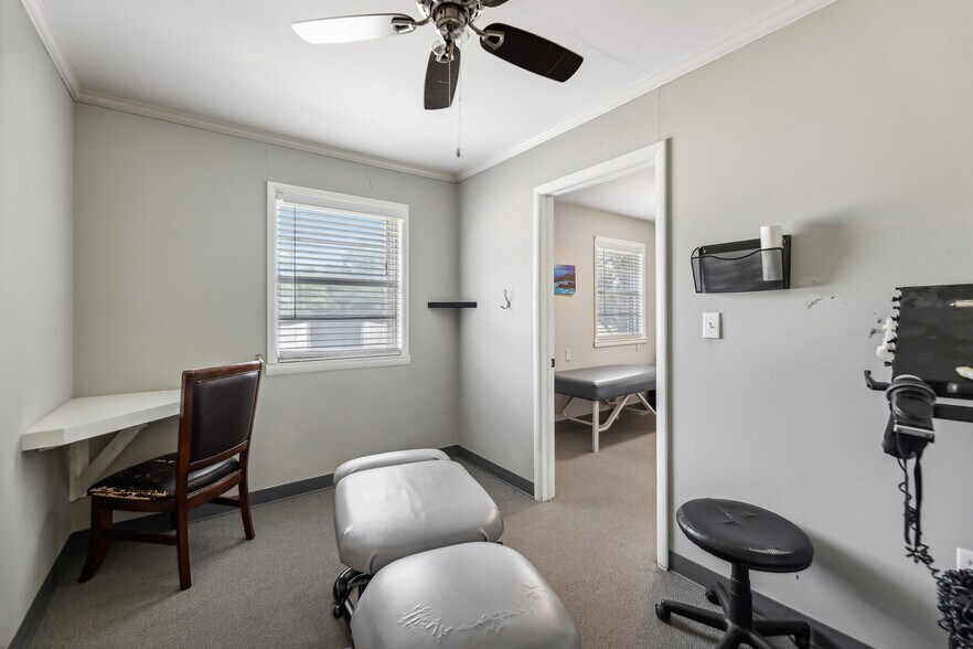 More Photos Of 930 W Main St, Jenks Medical For Sale