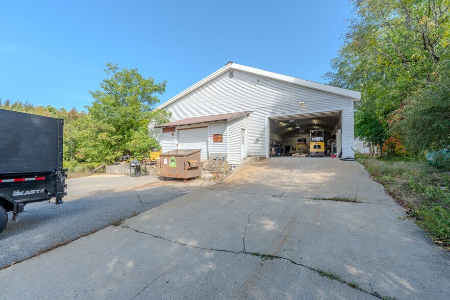 More Photos Of 13 Elm St, Newton Distribution For Lease