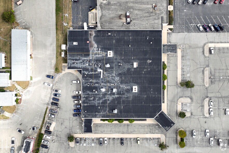 More Photos Of 800 S Tillotson Ave, Muncie Medical For Sale