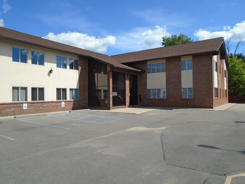 More Photos Of 29226 Orchard Lake Rd, Farmington Hills Office For Lease