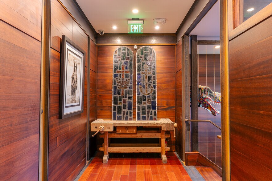 More Photos Of 733 E 12th 1/2 St, Houston Office For Sale