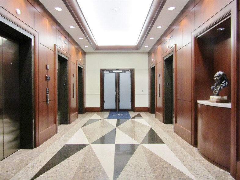 More Photos Of 300 SE 2nd St, Fort Lauderdale Office For Lease
