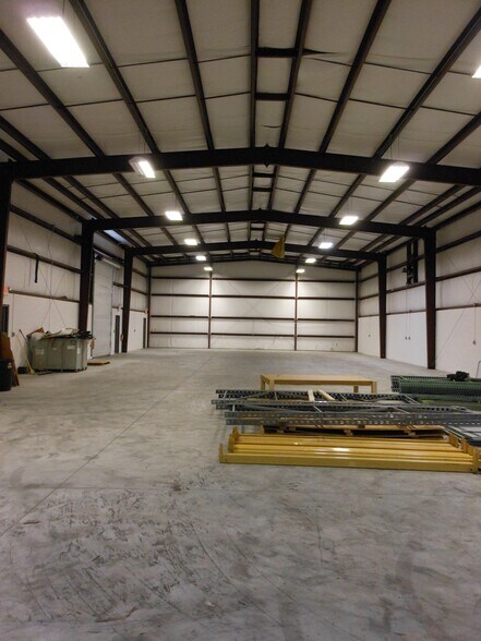 More Photos Of 245 Gus Hipp Blvd, Rockledge Warehouse For Lease