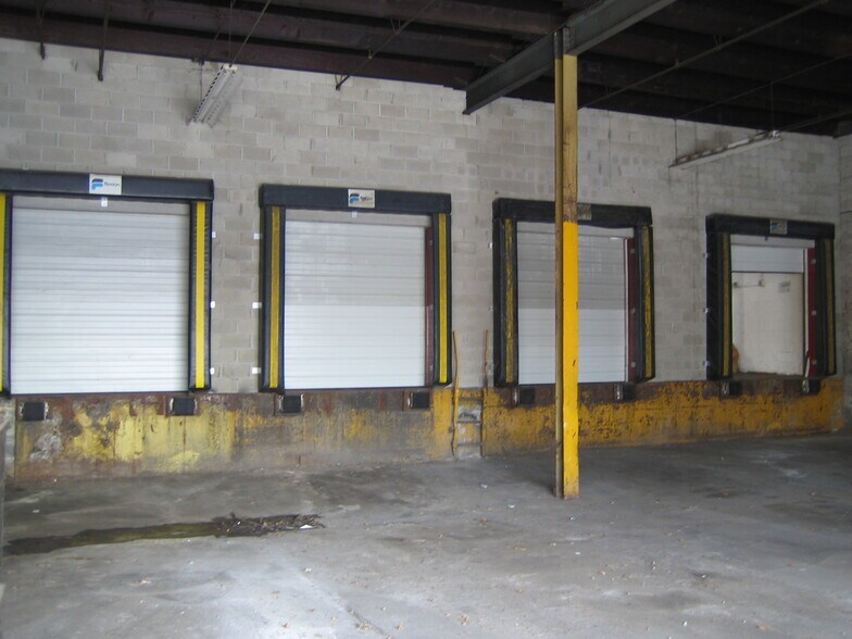 More Photos Of 531 N Stiles St, Linden Manufacturing For Lease