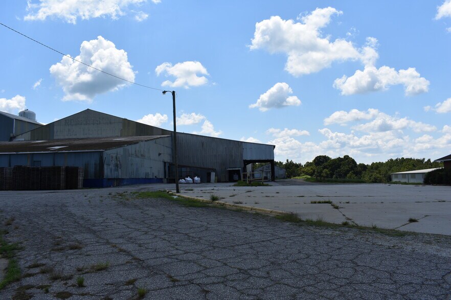 More Photos Of 2582 Salisbury Hwy, Statesville Manufacturing For Sale