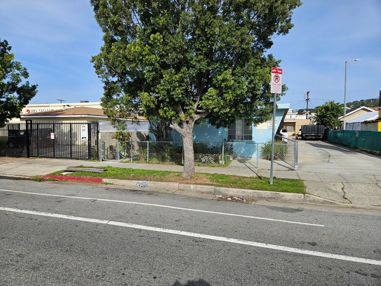 More Photos Of 3247 Fletcher Dr, Los Angeles Apartments For Sale