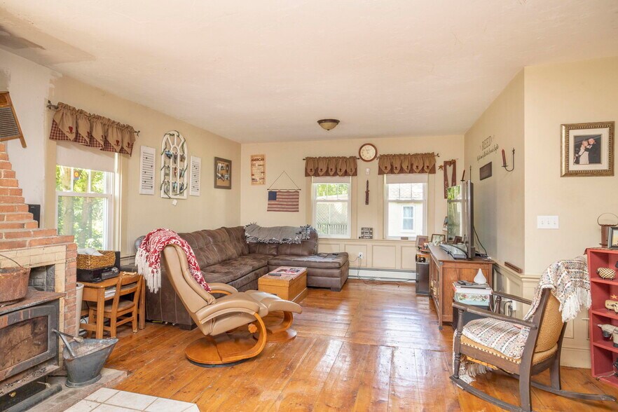 More Photos Of 121 Wood St, Middleborough Storefront Retail Residential For Sale