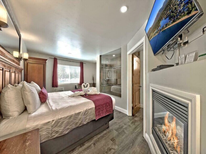 More Photos Of 924 Park Ave, South Lake Tahoe Hotel For Sale