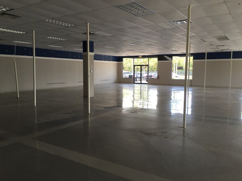 More Photos Of 6169-6185 Jog Rd, Lake Worth Unknown For Lease