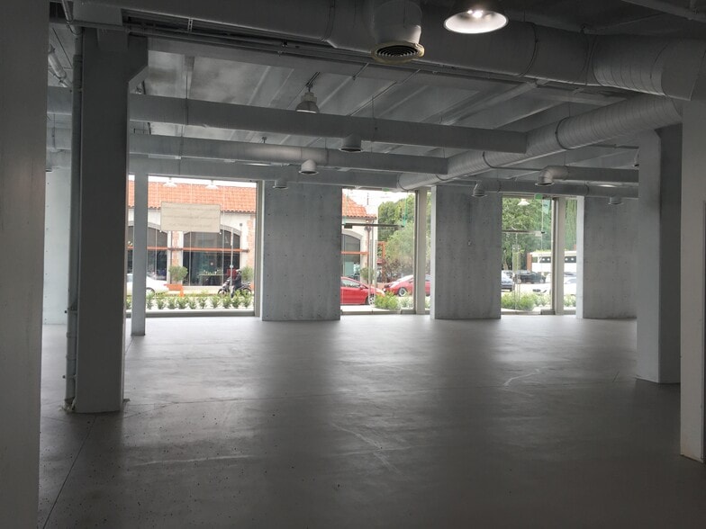 More Photos Of 600 S La Brea Ave, Los Angeles Storefront Retail Residential For Sale