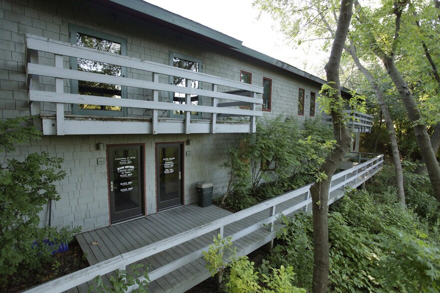More Photos Of 3701 Shoreline Dr, Orono Coworking Space