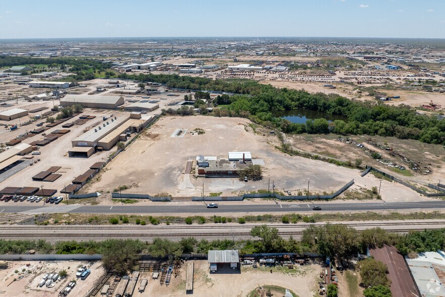 More Photos Of 2419 W Murphy St, Odessa Truck Terminal For Sale