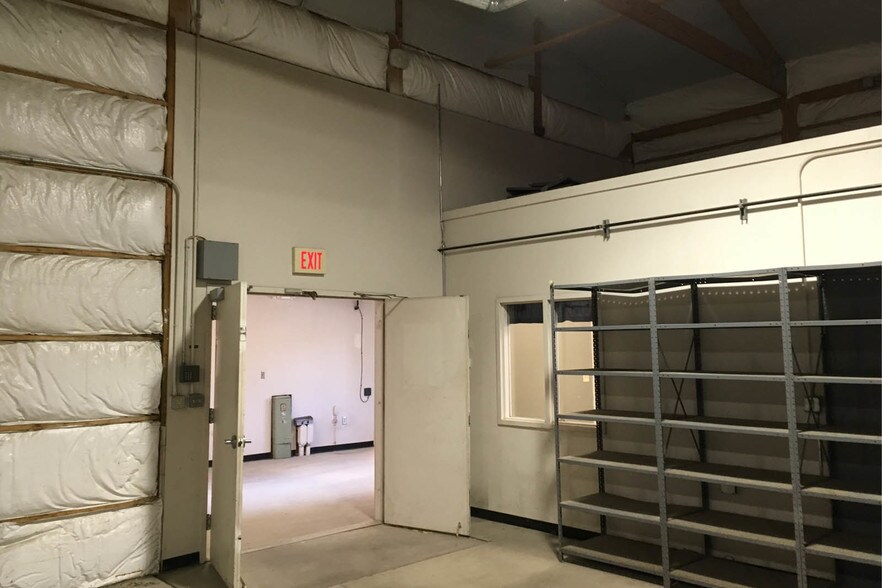 More Photos Of 720 S Taft Ave, Mason City Truck Terminal For Sale