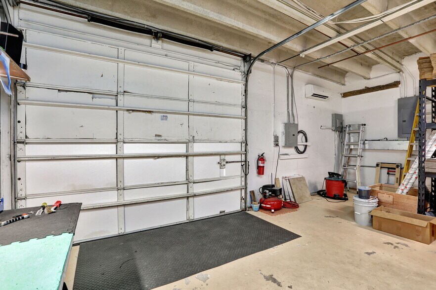 More Photos Of 3496 NE 12th Ter, Oakland Park Warehouse For Sale