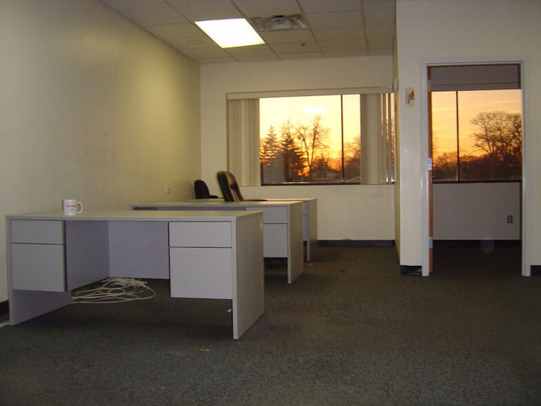 More Photos Of 31 Merrick Ave, Merrick Medical For Lease