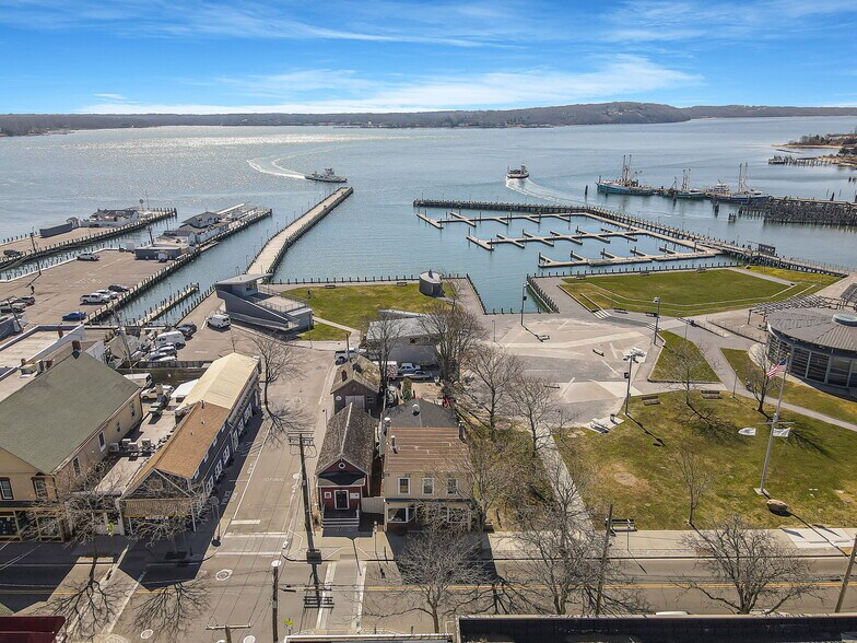 More Photos Of 136-138 Main St, Greenport Storefront Retail Residential For Sale