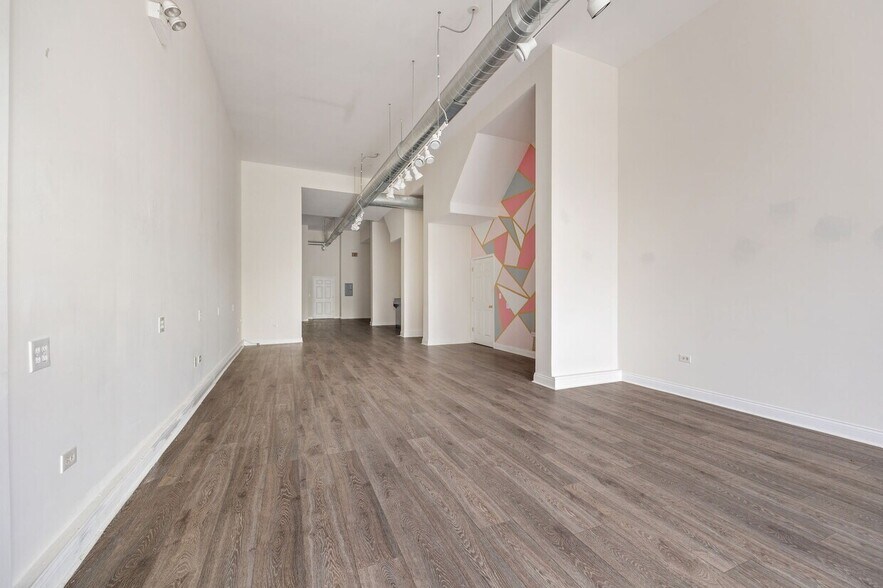 More Photos Of 2800-2802 W Chicago Ave, Chicago Apartments For Sale