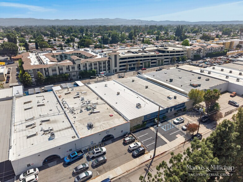 More Photos Of 19340 Londelius St, Northridge Warehouse For Sale