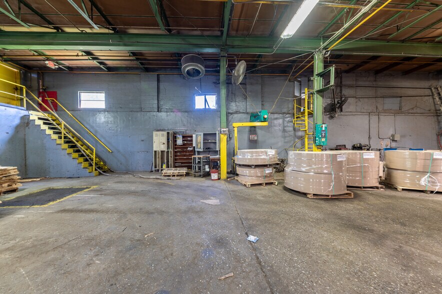 More Photos Of 164 Eyster Rd, Halltown Manufacturing For Sale