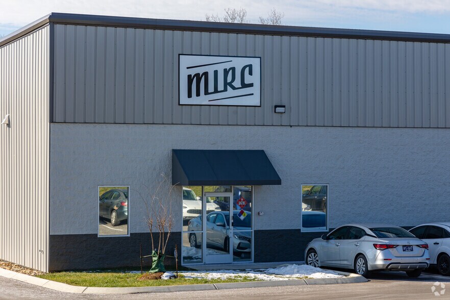 More Photos Of 1620 Corporate Pl, La Vergne Warehouse For Sale