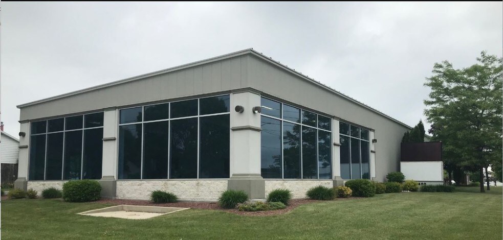 More Photos Of 3420 Dewey St, Manitowoc Freestanding For Lease