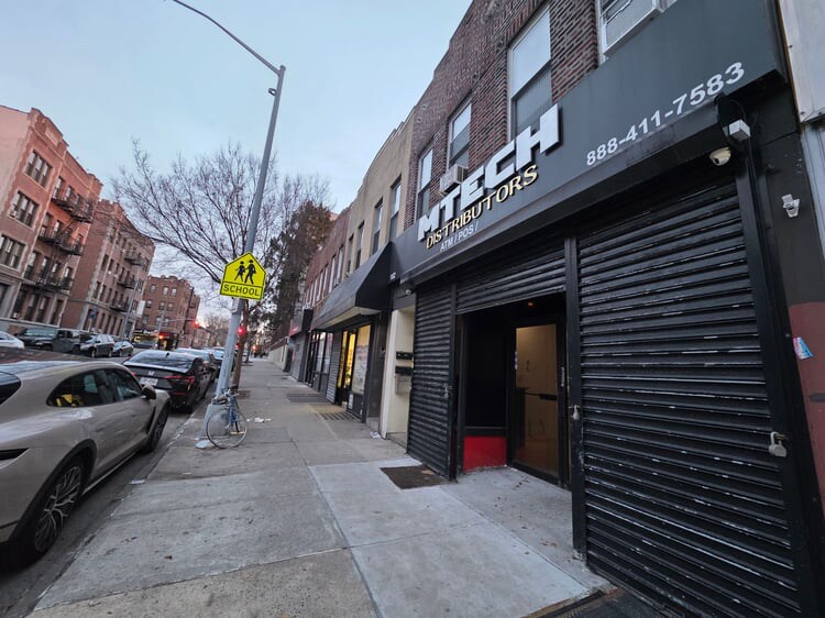 More Photos Of 182 Bay Ridge Ave, Brooklyn Storefront Retail Residential For Lease