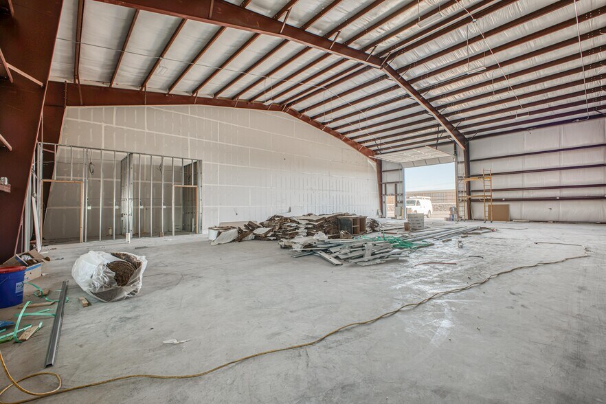 More Photos Of 10100 Railroad Dr., El Paso Warehouse For Lease