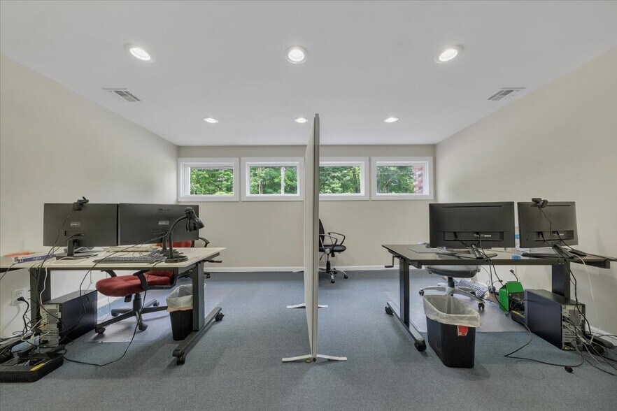 More Photos Of 40 Sunset Ridge Rd, New Paltz Medical For Sale