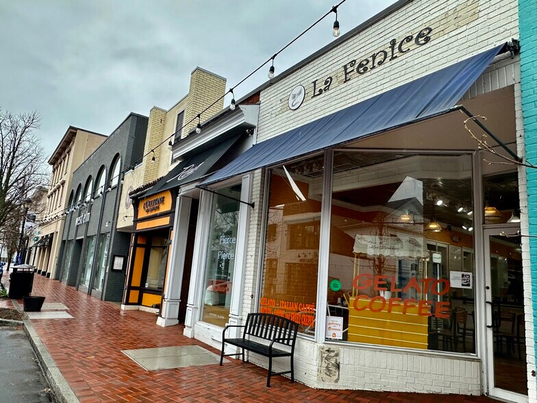 More Photos Of 49 Main St, Westport Storefront Retail Office For Lease