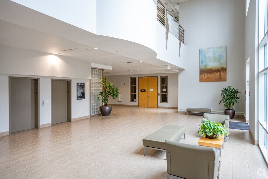 More Photos Of 810 Vaca Valley Pky, Vacaville Office For Lease