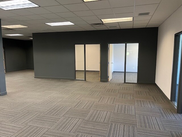 More Photos Of 2985 S Ridge Rd, Green Bay Medical For Lease