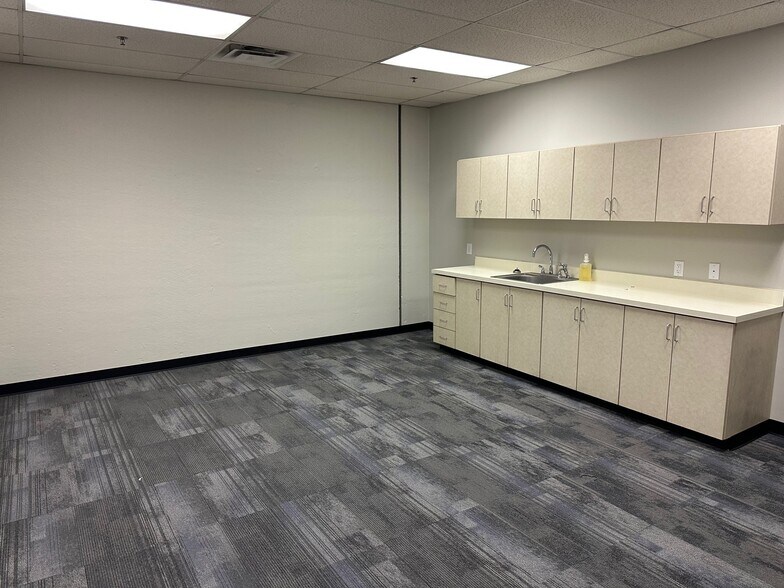 More Photos Of 2277-2297 Arbor Blvd, Dayton Warehouse For Lease