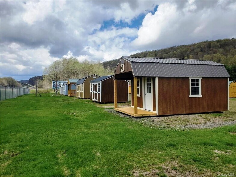 More Photos Of 206 Service Rd, Parksville Office For Sale