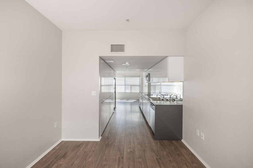 More Photos Of 2015 Hancock St, San Diego Apartments For Sale
