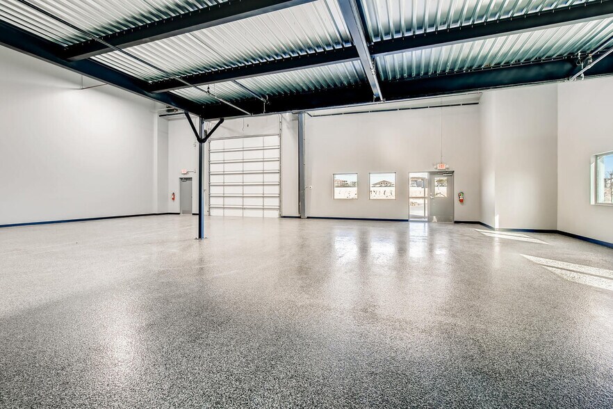 More Photos Of 7637 Fm 3009, Schertz Light Distribution For Sale