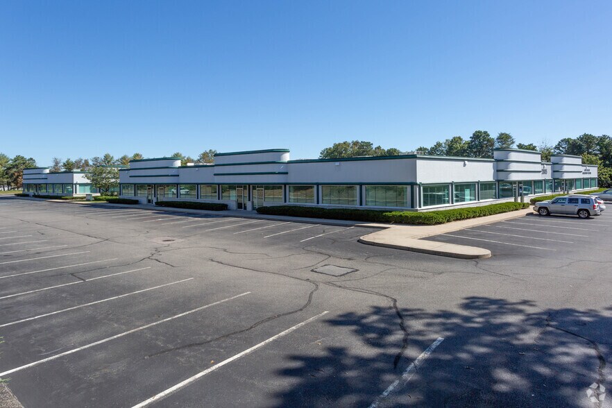 More Photos Of 2805 Veterans Memorial Hwy, Ronkonkoma Medical For Lease