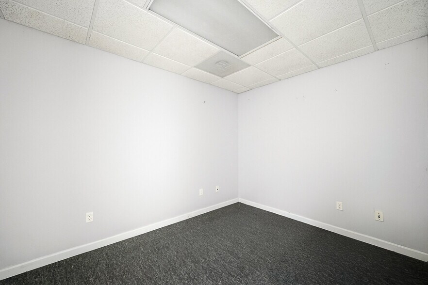 More Photos Of 1537 Chardon Rd, Euclid Industrial For Sale