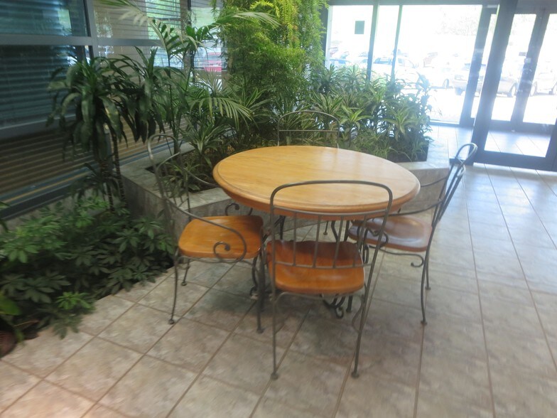 More Photos Of 6025 11th St SE, Calgary Office For Lease