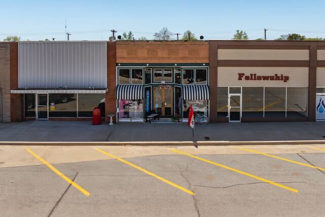 More Photos Of 113 W Main St, Watonga Storefront For Sale