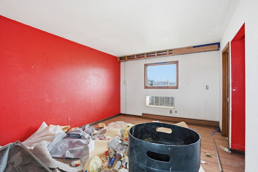 More Photos Of 1209 5th St, Tama Hotel For Sale