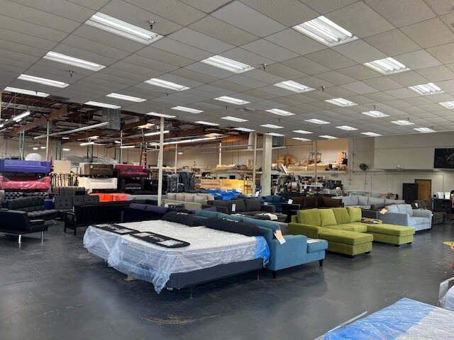 More Photos Of 2870 S Harbor Blvd, Santa Ana Warehouse For Lease