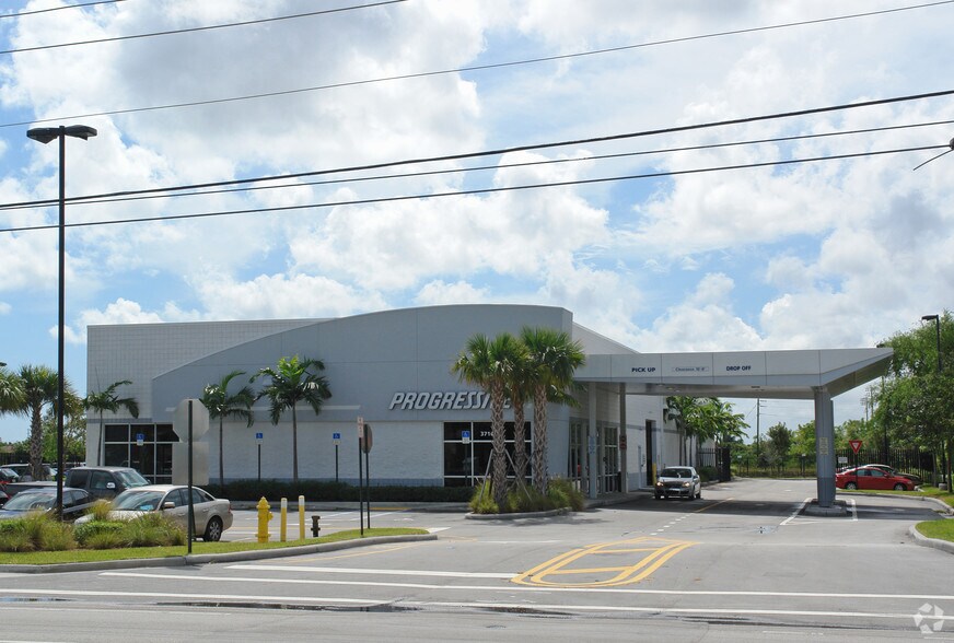 Primary Photo Of 3710 W Commercial Blvd, Tamarac Light Distribution For Sale