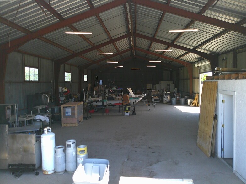 More Photos Of 1319 N Gordon St, Alvin Warehouse For Sale