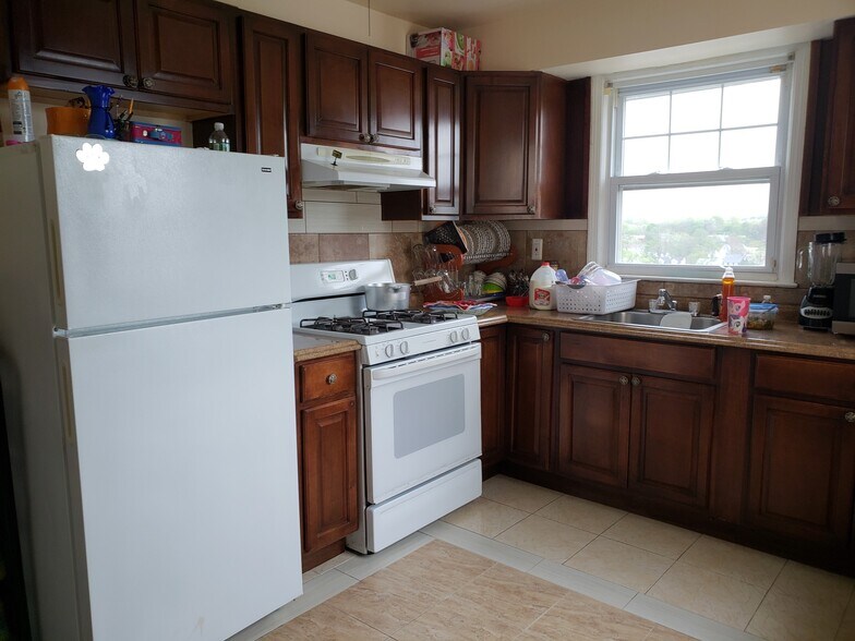More Photos Of 69 Starbuck St, Staten Island Apartments For Sale